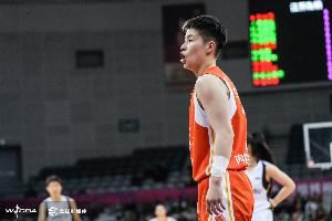 手感冰凉！李缘7中1拿到8分7板7助 4次失误