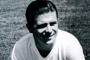 普斯卡什逝世19周年,皇马官网发文缅怀:队史最伟大的射手之一